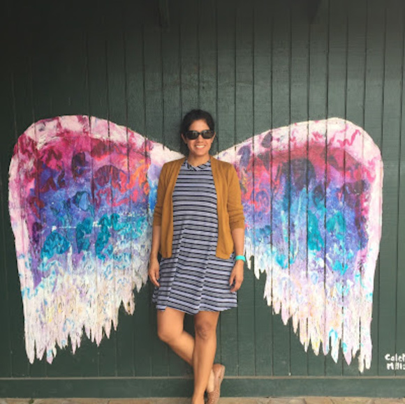 Meet your Posher, Lizet - Picture 1 of 1